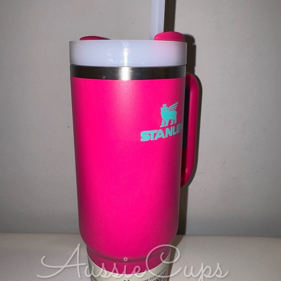 Stanley Passion Pink 30 oz Quencher Tumbler, Hot Pink & Turquoise, Minor Flaws - Picture 8 of 15